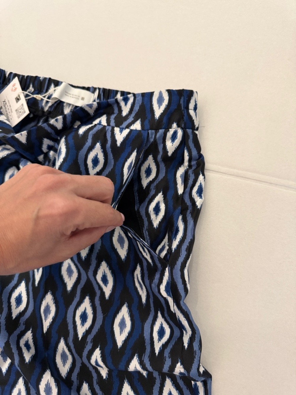 Zara Navy Blue and White Geometric Wide Leg Pants - Picture 9 of 10